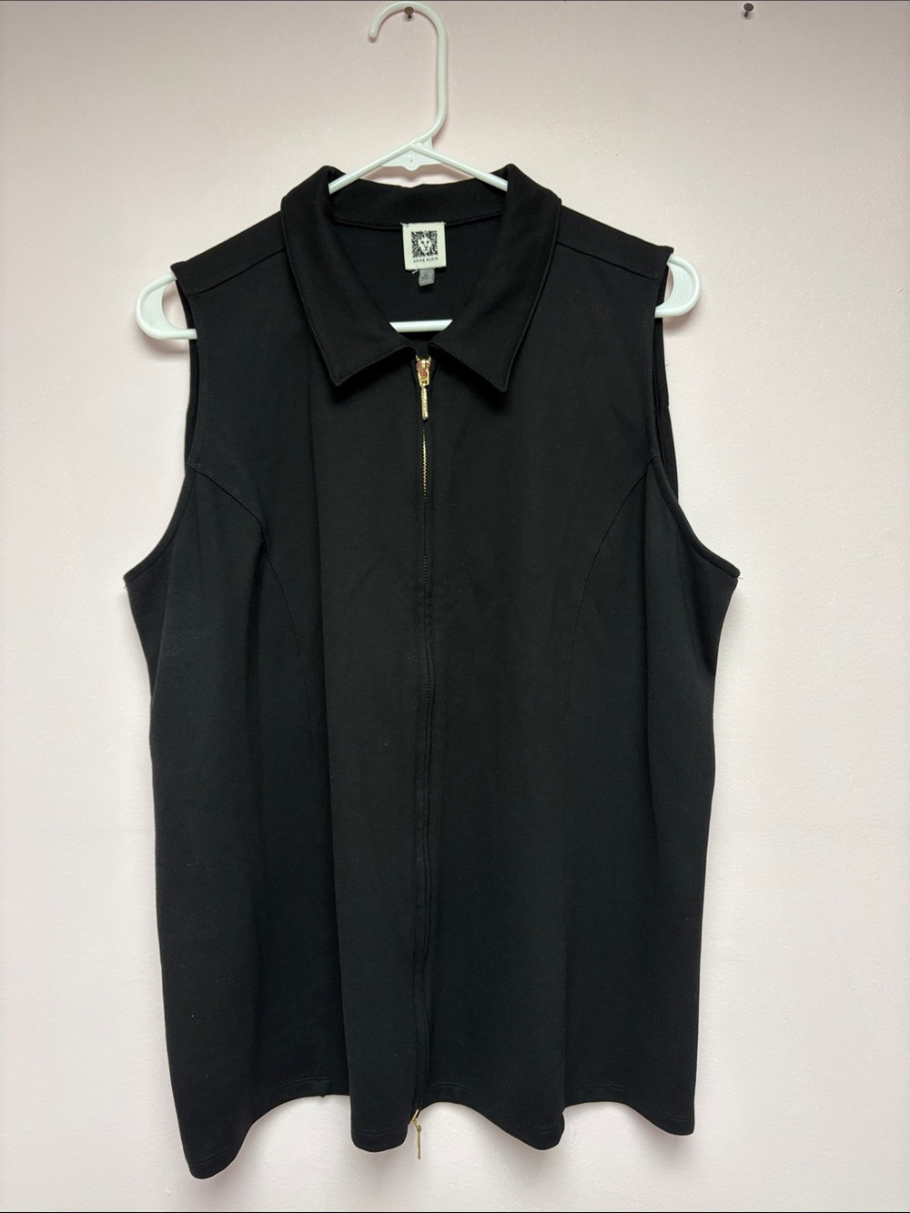 Anne Klein Black Sleeveless Zip Front Vest Top – Size XL